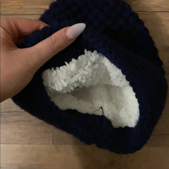 Winter toque - Picture 2 of 2